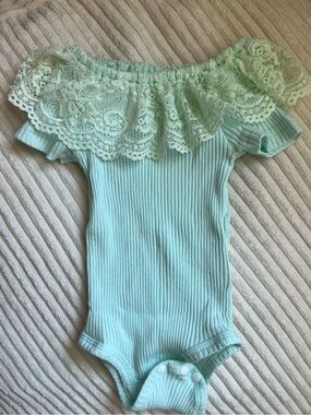 Off shoulder lace onesie -3-6m